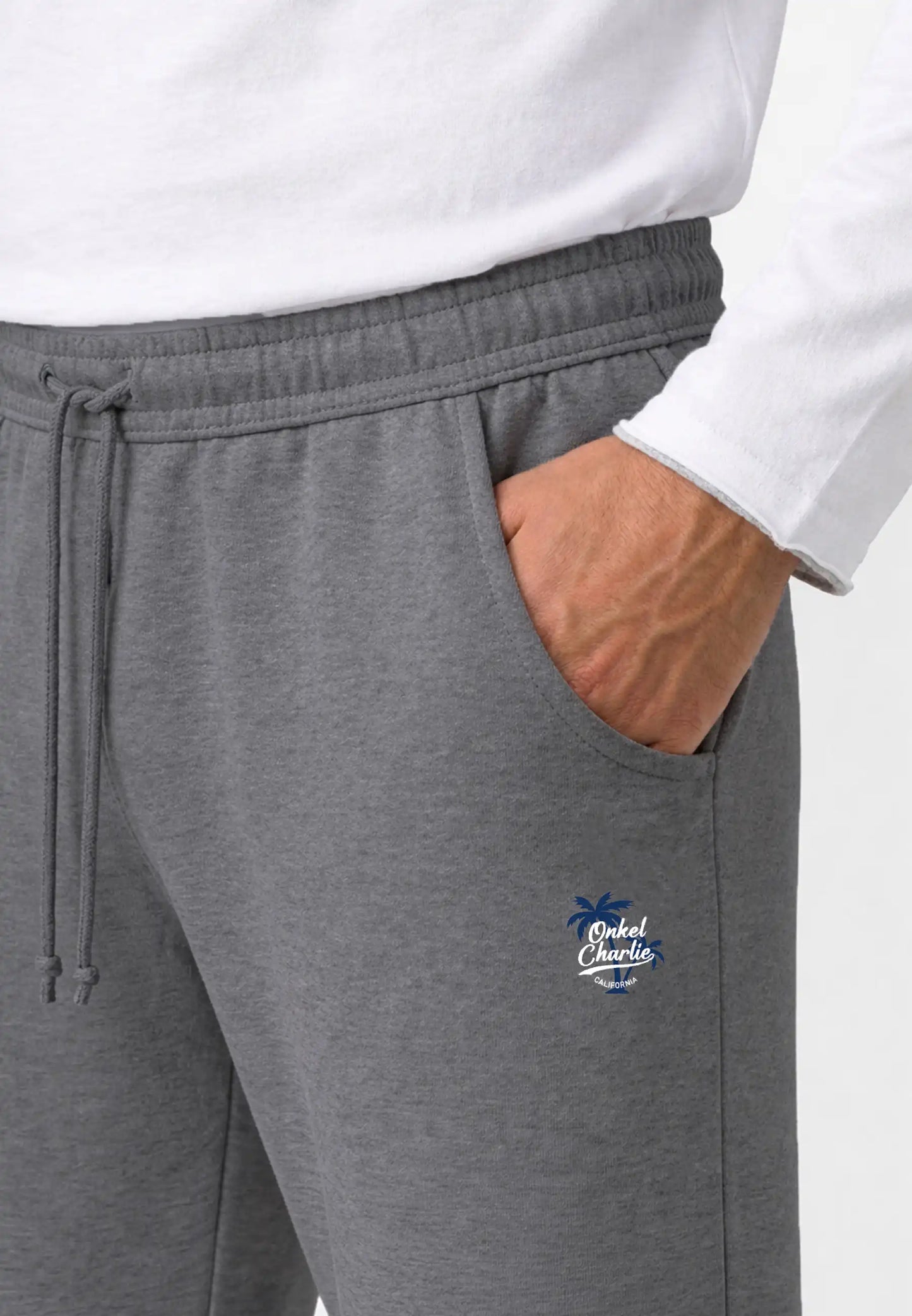 (Grau) Herren Lounge Hose – Detail Seitentasche und Onkel Charlie Print