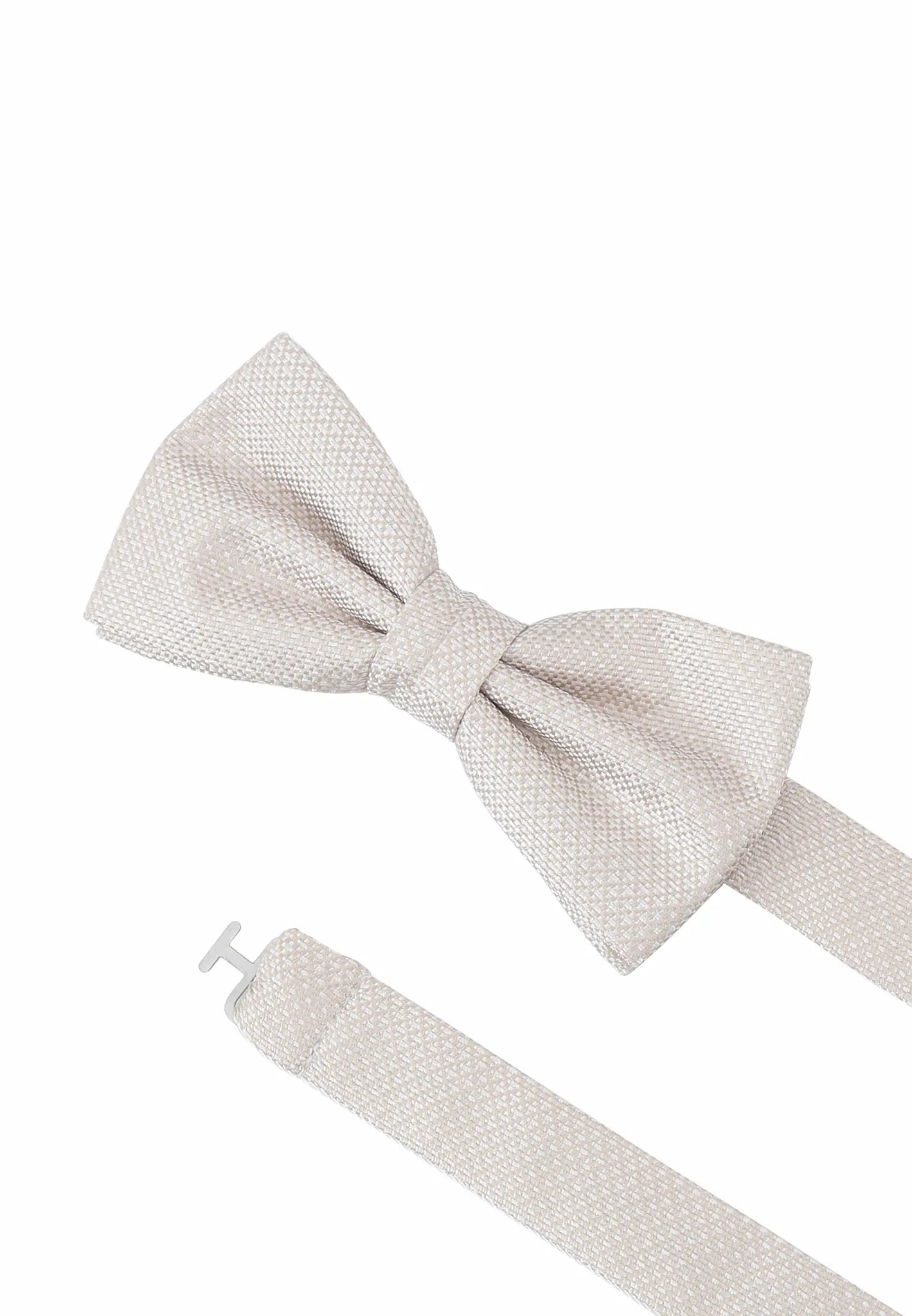 (Beige) Detailansicht Seidenfliege mit Feinstruktur und Größenband