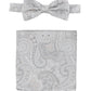 (Silber) Fliege und Einstecktuch Set Hochzeit Paisley – Fliege und Tuch ausgelegt