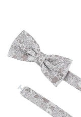 (Taupe) Hochzeitsfliege Floral Seide – Detailansicht mit verstellbarem Größenband