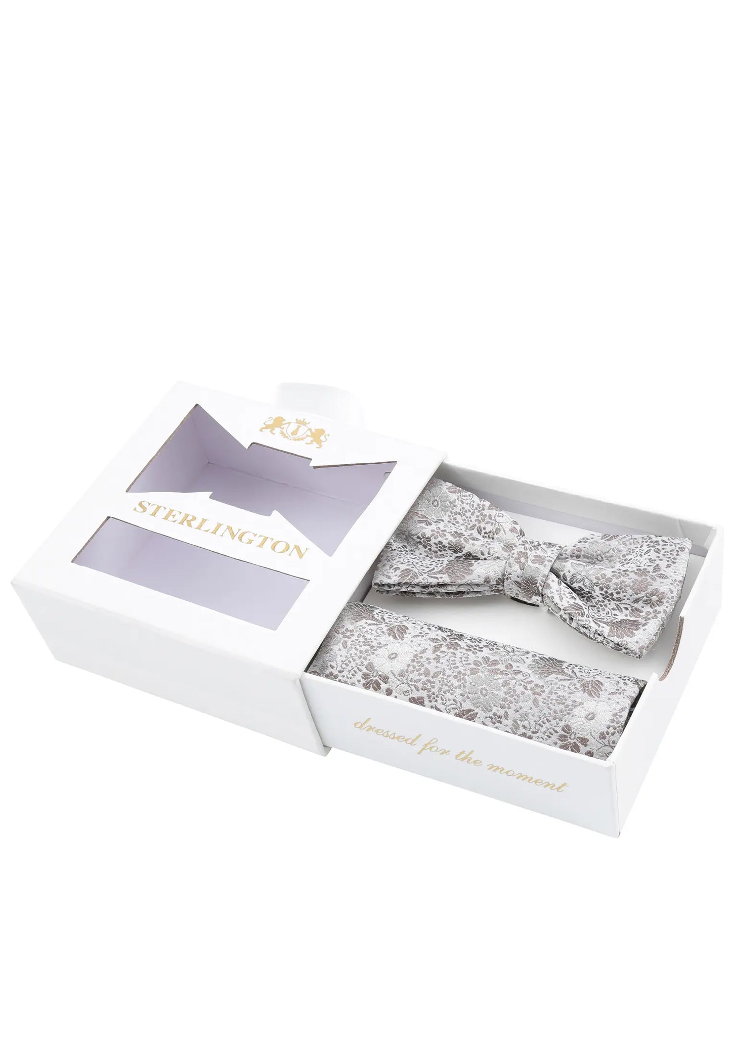 (Taupe) Fliege Einstecktuch Set Sterlington – Geschenkbox schräg geöffnet