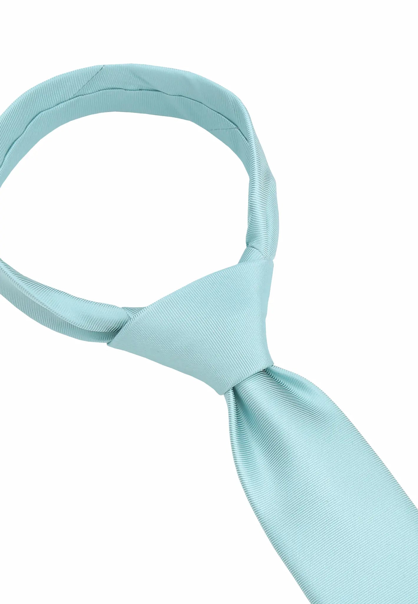 (Aqua) Seidenkrawatte in Aqua, Detailansicht des gebundenen Knotens
