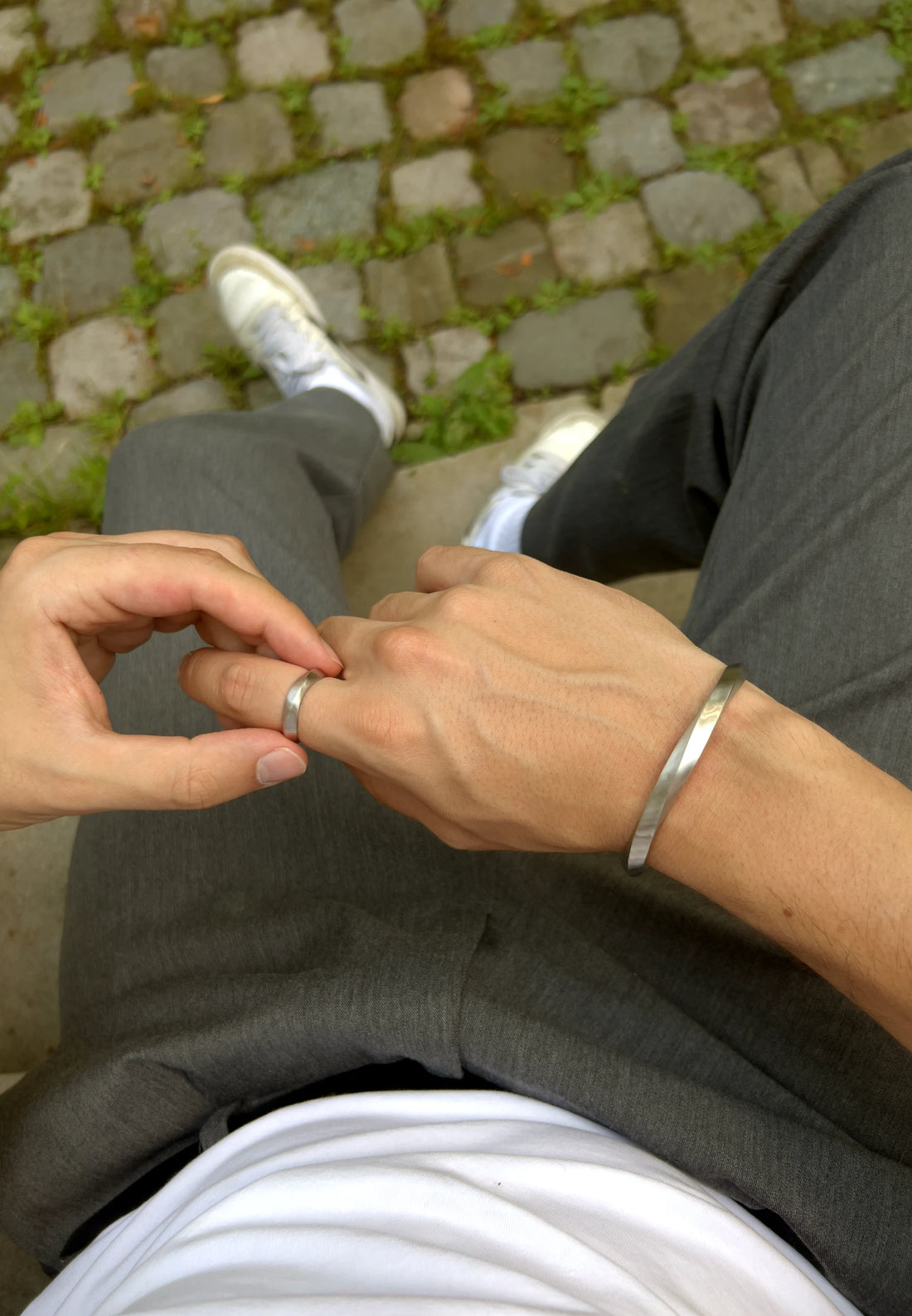 (Silber) Armband aus Edelstahl – Alba am Handgelenk getragen