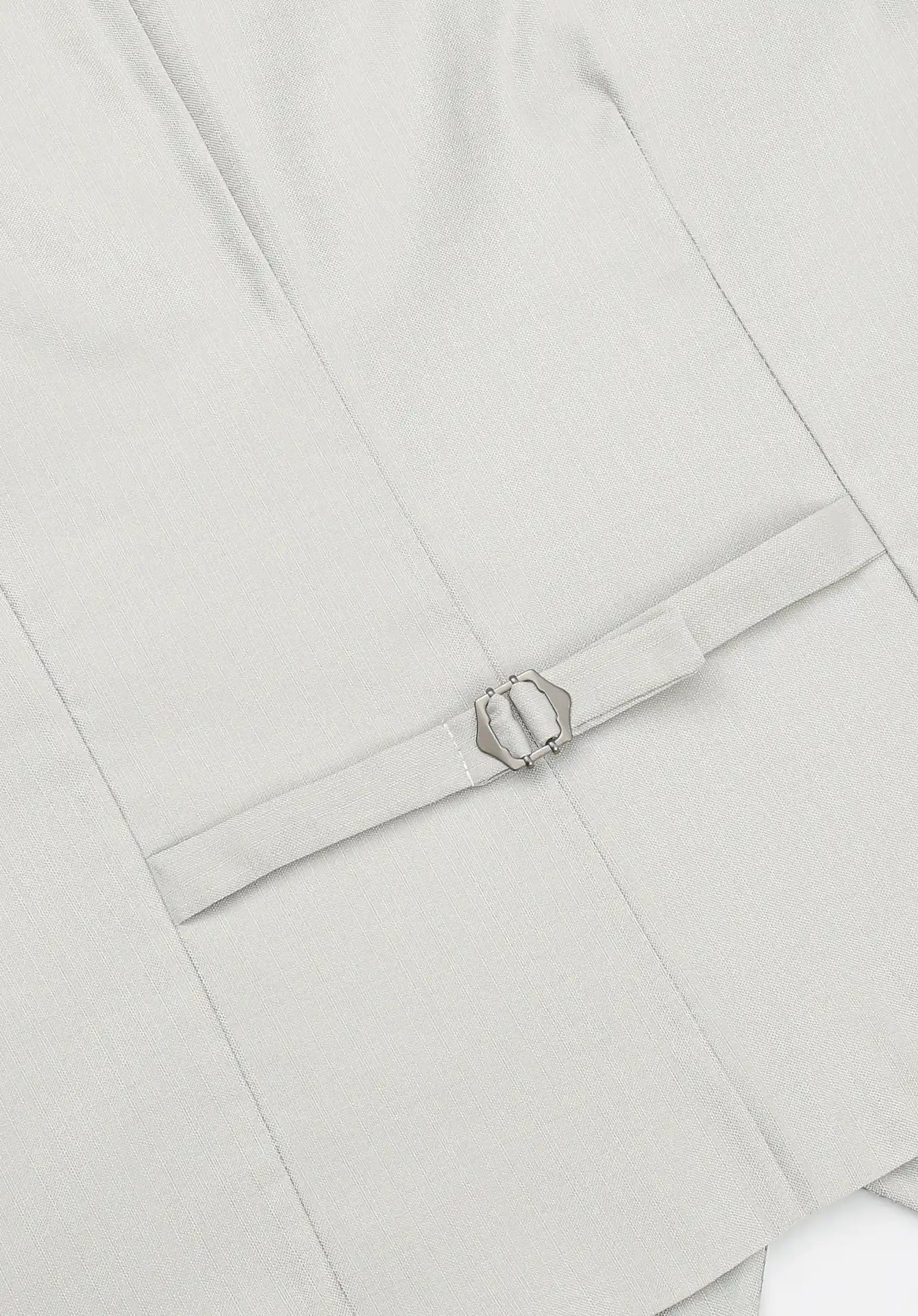(Silber) Hochzeitsweste Herren – Rückseite mit verstellbarem Riegel und Metallschnalle