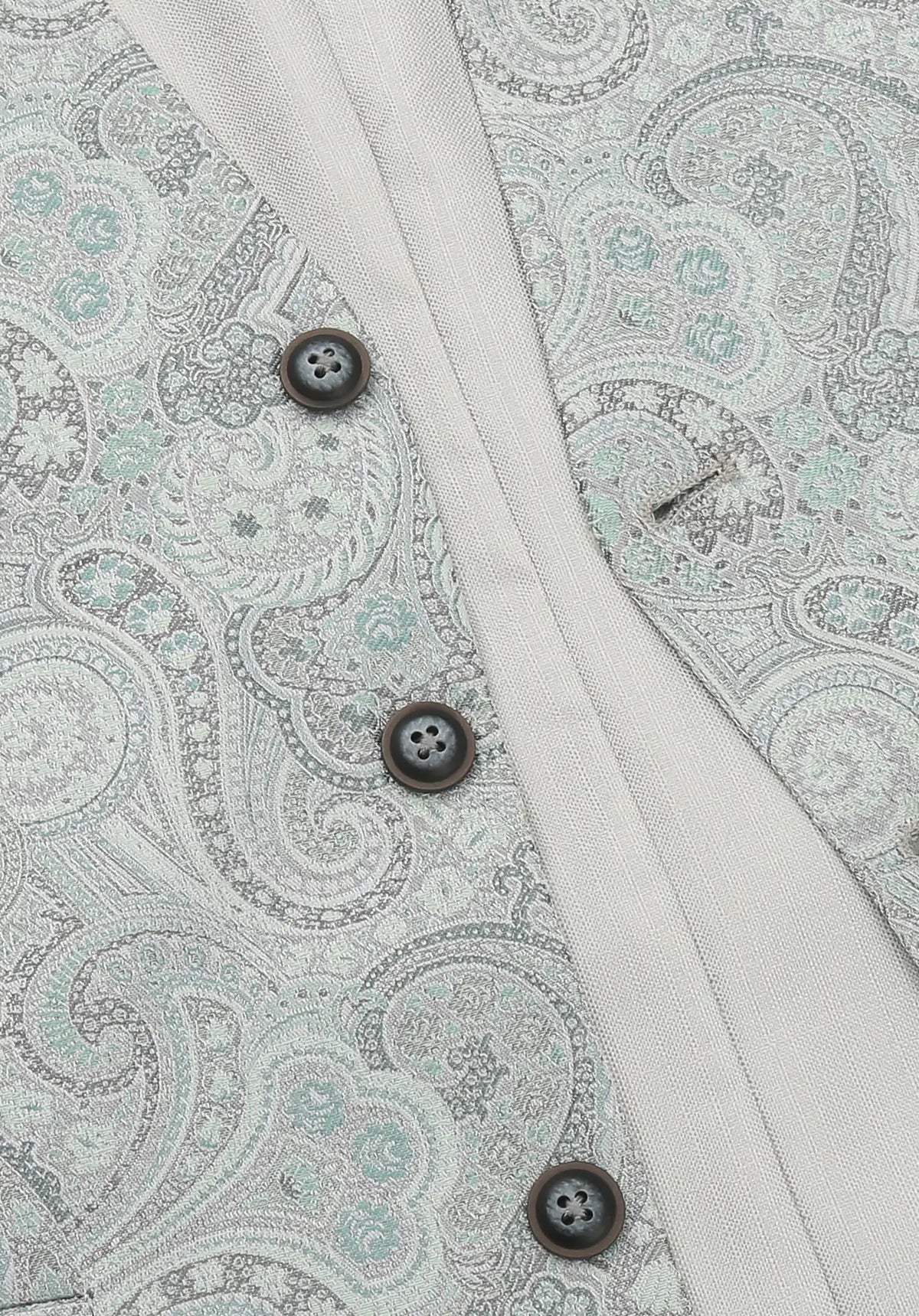 (Grün) Hochzeitsweste Herren Paisley – Detailansicht Knöpfe und Paisley-Muster