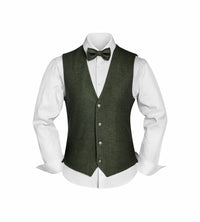 (Dunkelgrün) Westen Set Herren Tweed mit Fliege – Outfit auf Mannequin mit weißem Hemd