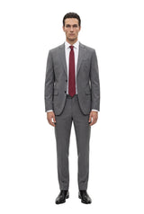 (Bordeaux) seidenkrawatte herren uni schmal getragen ganzkörper look